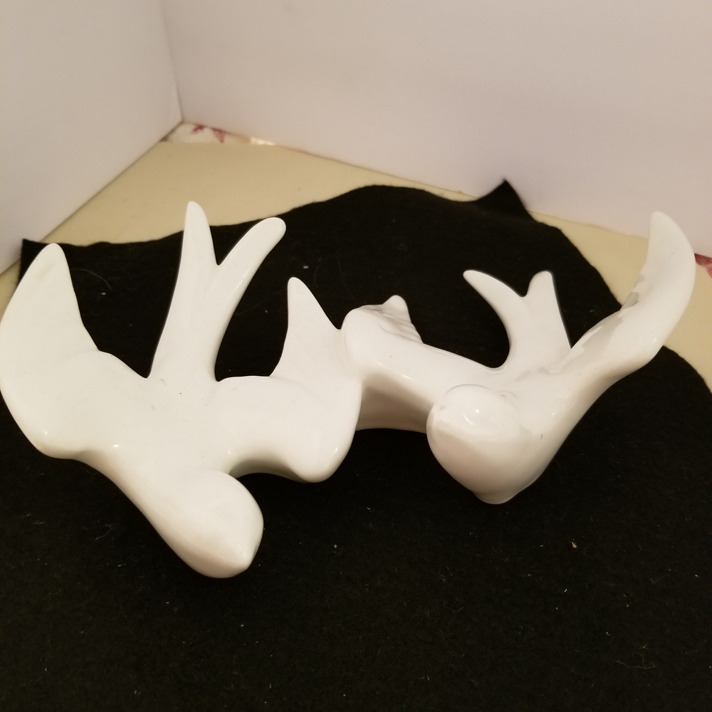 Unk White Ceramic Bird Figurines - Picture 2 of 4